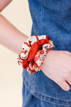 Load image into Gallery viewer, Oklahoma Sooners Scrunchie Set
