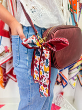 Load image into Gallery viewer, Small Downtown Crossbody Bag
